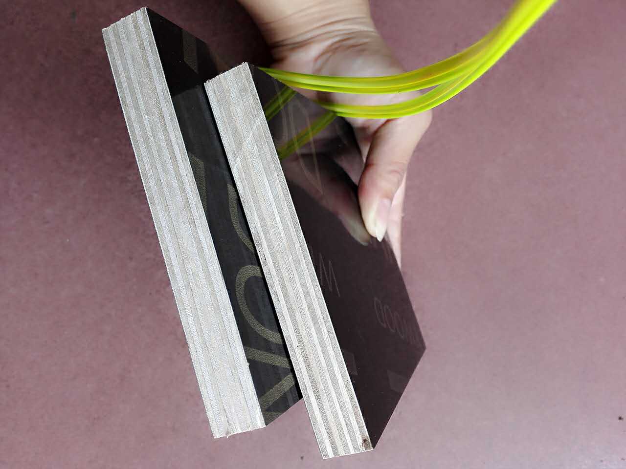 棕色建筑覆膜板
