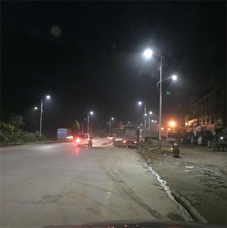 桂林雙臂路燈安裝工程