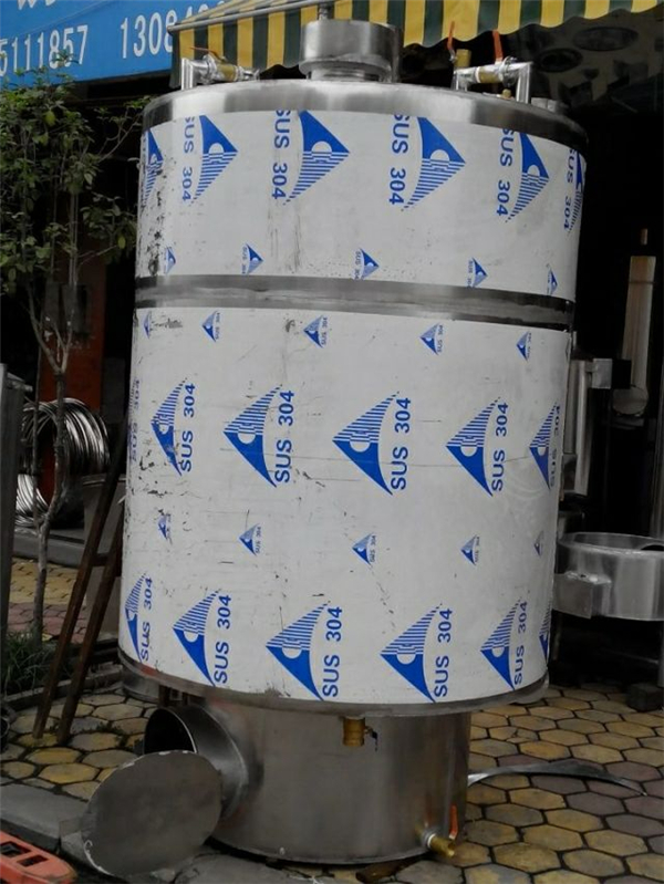 不銹鋼節(jié)能蒸酒鍋（500斤米連體式）.jpg