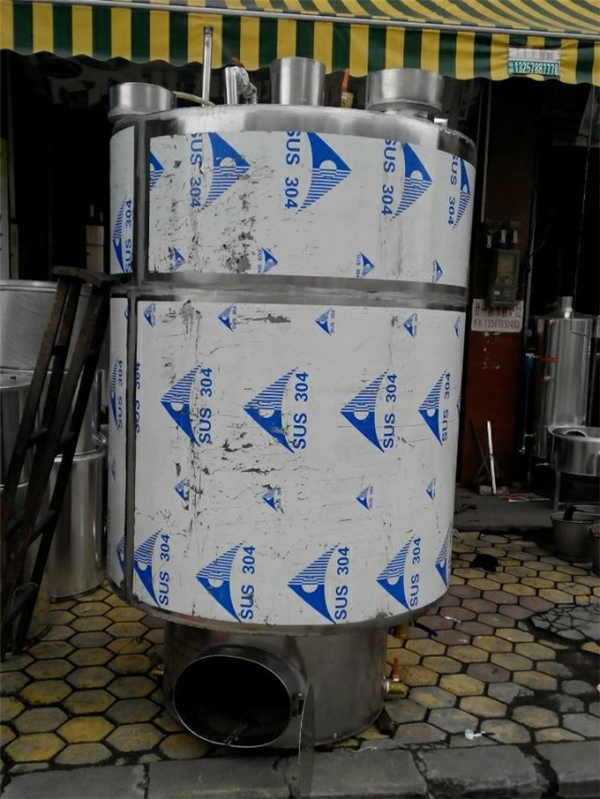 不銹鋼節(jié)能蒸酒鍋（600斤米連體式）.jpg
