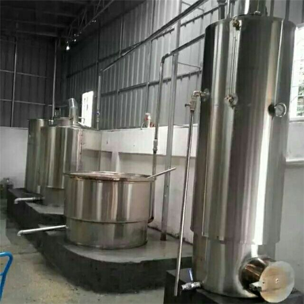 不銹鋼節(jié)能蒸酒設(shè)備（300斤米）.jpg