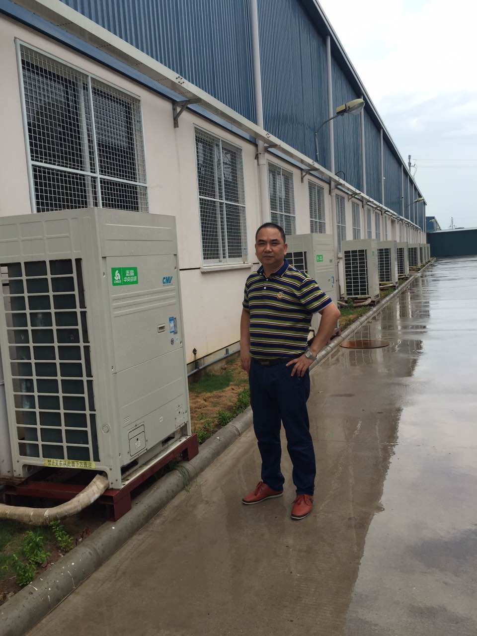 越南河内光伏厂房10匹风冷机工程项目