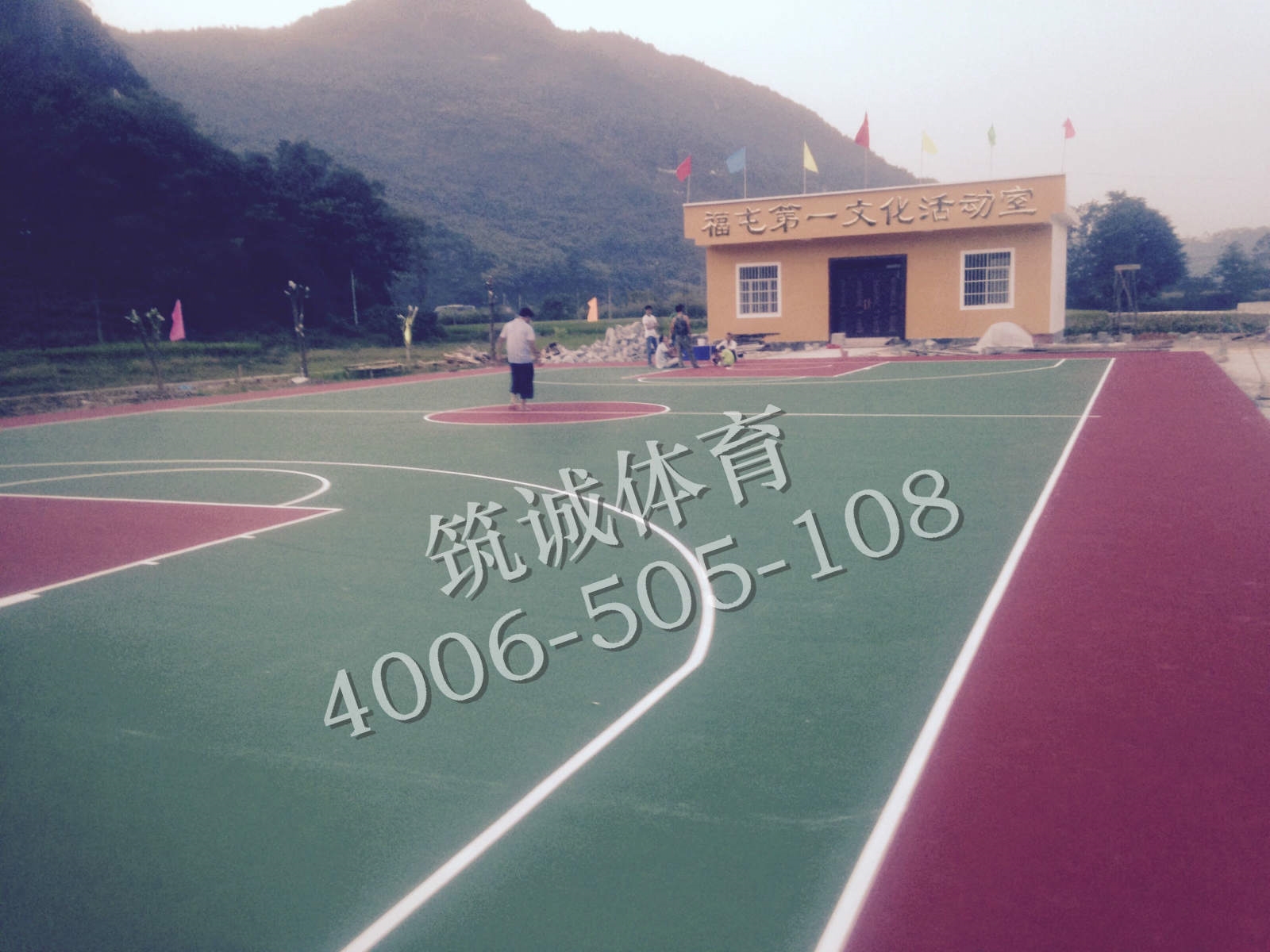 崇左市天等县福屯第一活动室篮球场.jpg 崇左市天等县福屯第一活动室篮球场.jpg