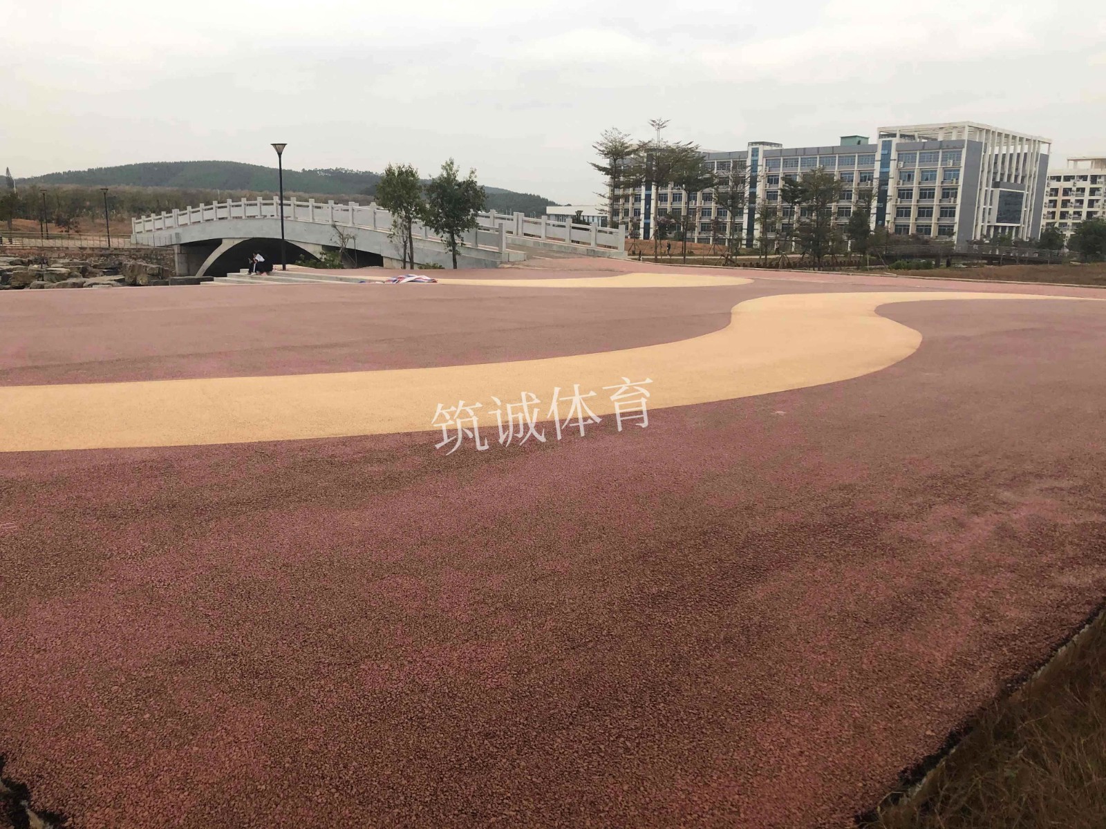 广西师范学院(五合校区)滨水景观沥青改色水印 4.jpg