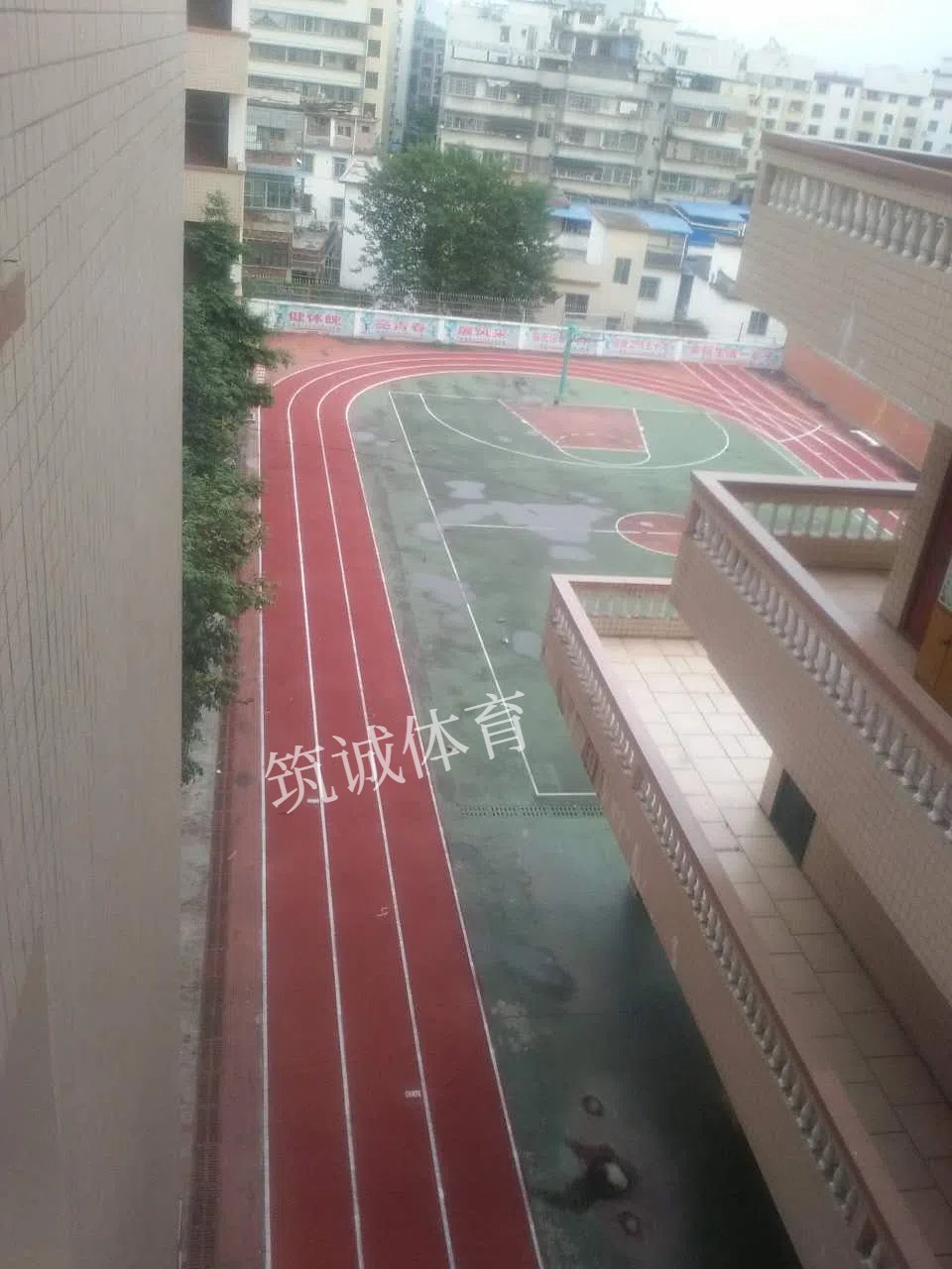 广东乐昌市中英文学校塑胶面层水印 1.jpg